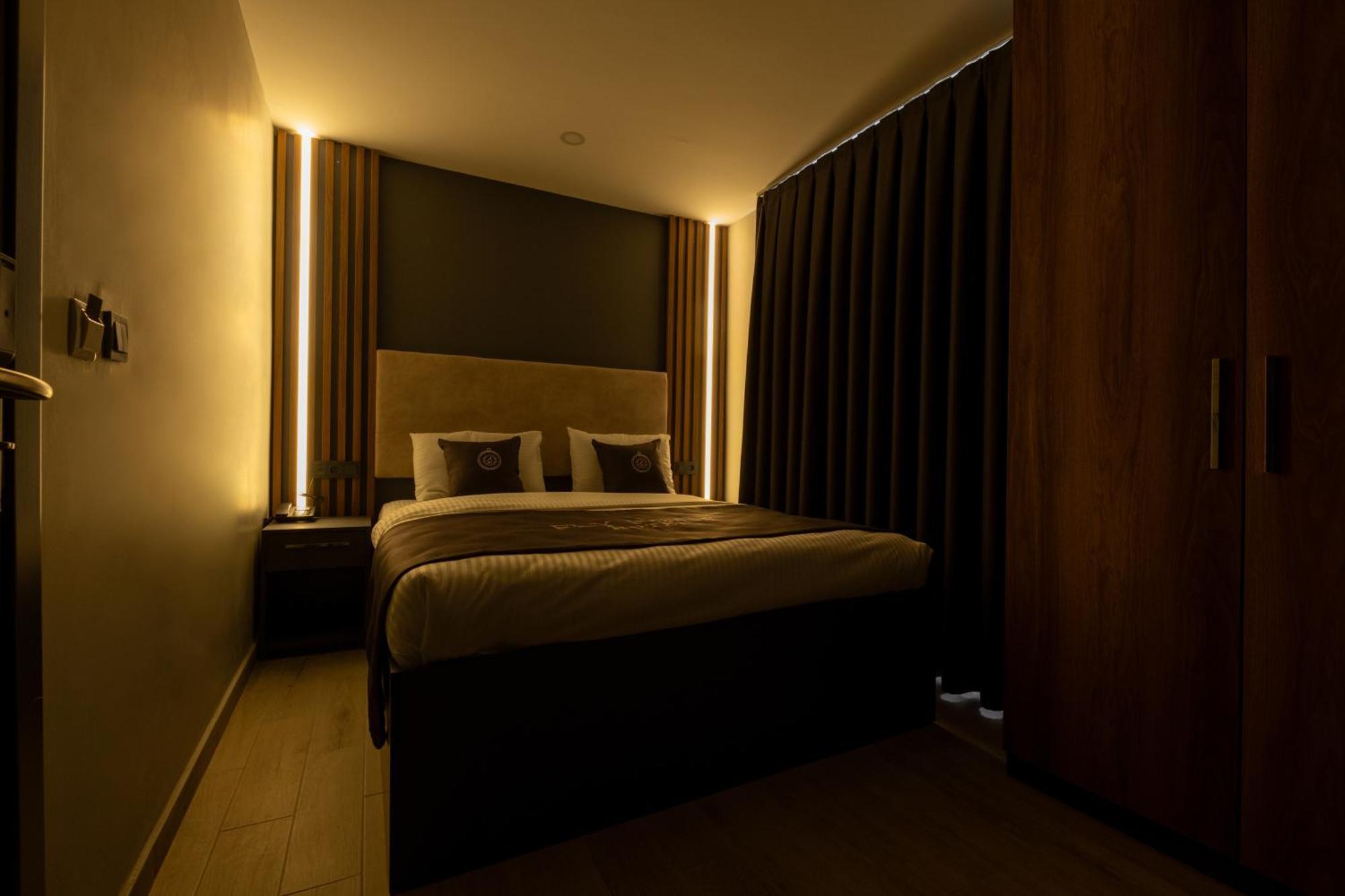 Fly Point Airport Hotel Arnavutkoy Esterno foto